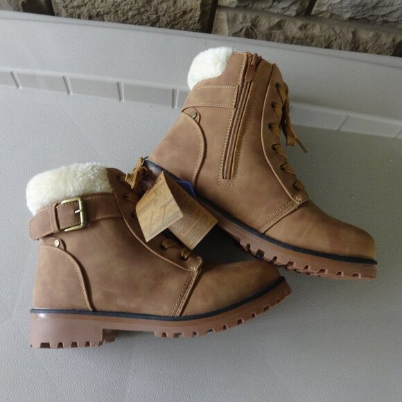 LAMO APRES women's boots size 8, tan, side zip, lace up, faux fur lining insole - Picture 6 of 15